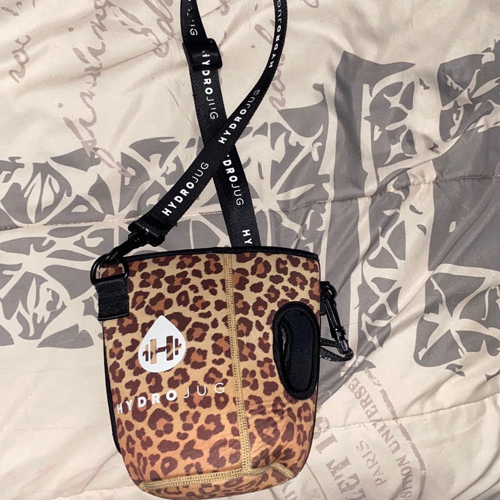 HydroJug Cheetah Print Sleeve
